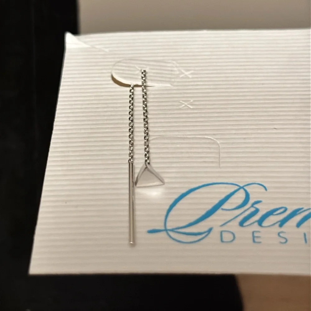 Premier Designs Silver Drop Earrings - Picture 2 of 2